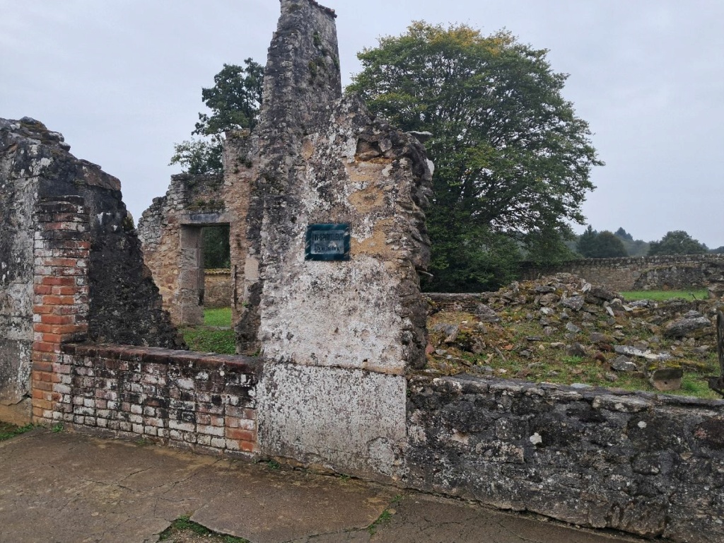 [ Histoire et histoires ] 80 ans aprés 1944 des élèves de 3ème du Pays de Fouesnant découvrent Oradour sur Glane  1354