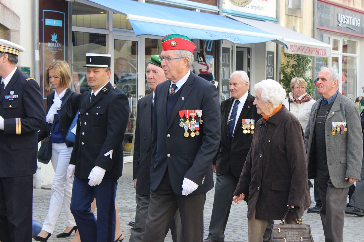 Du nouveau pour les anciens Marins (hors commandos) sur la tenue lors des cérémonies patriotiques - Page 5 Img_6411