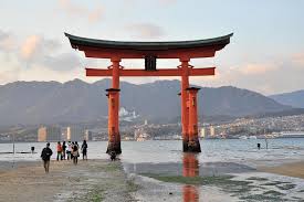 Các địa điểm thăm quan tuyệt đẹp tại Nhật Bản Torii10