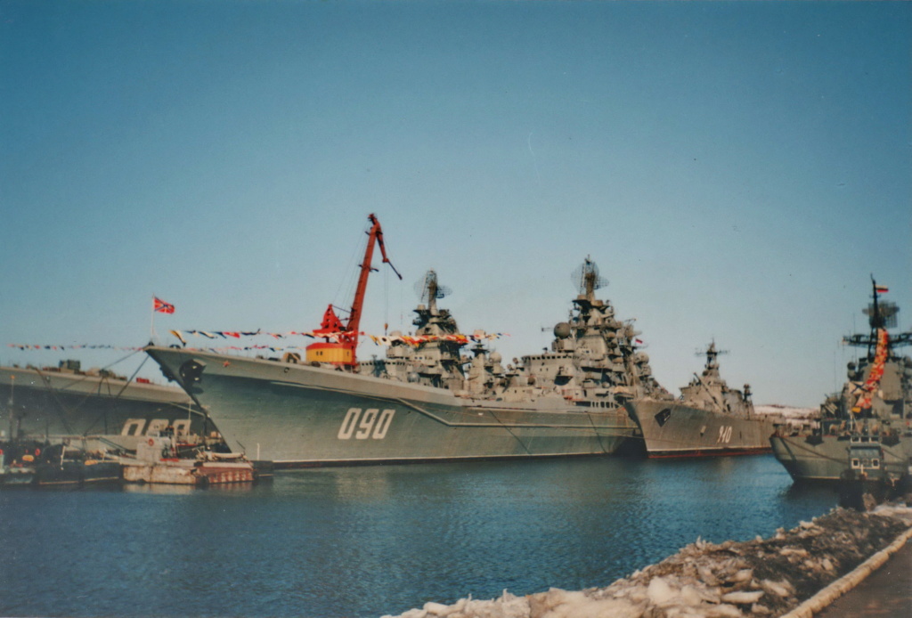Diorama Class KIROV et Class SLAVA au 1/350 – Kit Trumpeter - Page 5 15-50810