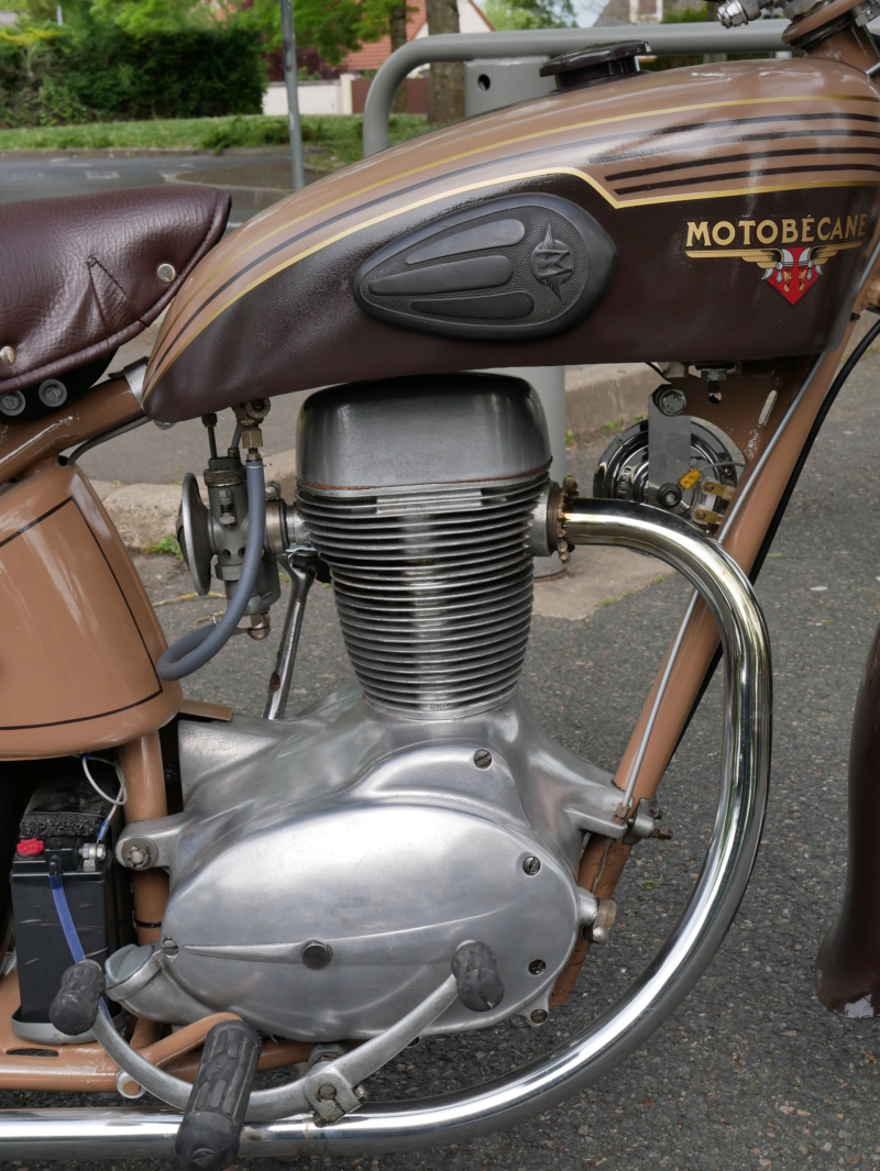 Moto bécane restaurée P1040126