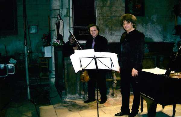 Concert piano et violons en l'Eglise, le 26 mai 2007 Concer12