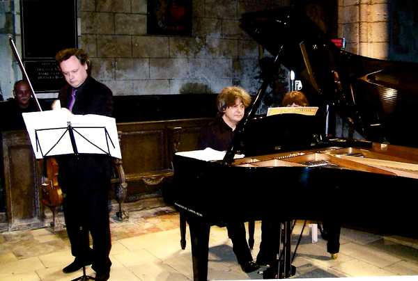 Concert piano et violons en l'Eglise, le 26 mai 2007 Concer13