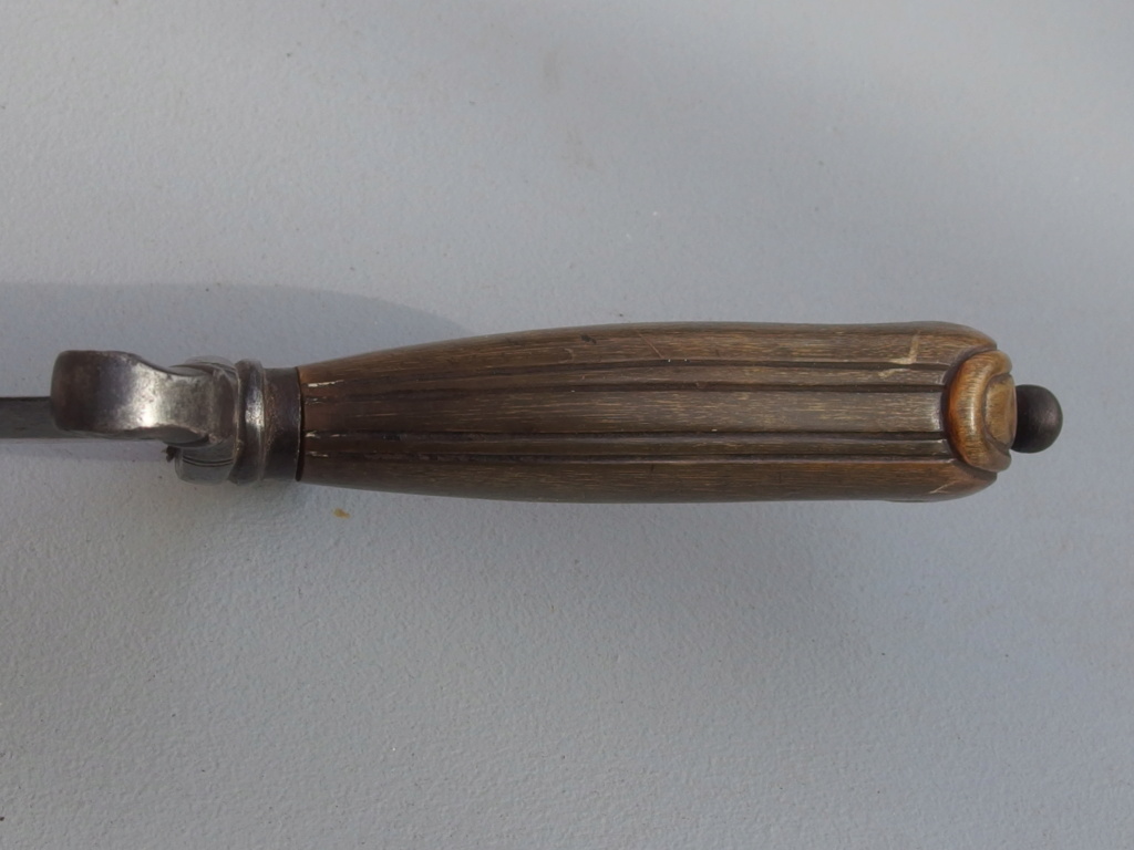 Couteau ancien lame type  oriental ? Pb030013