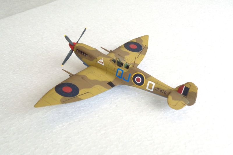 Spitfire HF Mk.VIII - 92 Squadron - Eduard - 1/72 Dsc06330