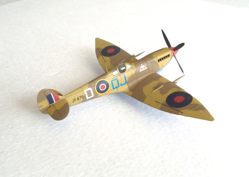 Spitfire HF Mk.VIII - 92 Squadron - Eduard - 1/72 Dsc06331