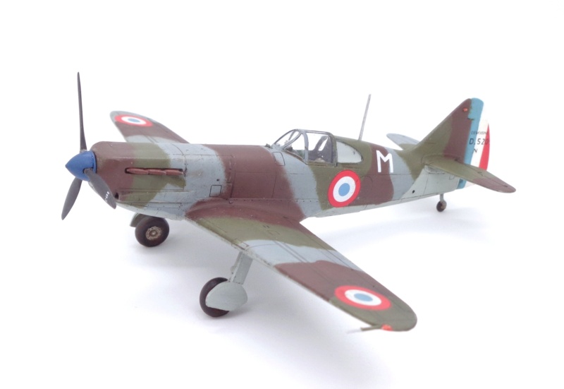 [Hasegawa] 1/72 - Dewoitine D.520 - GC.II/7 (d520) Dsc08425