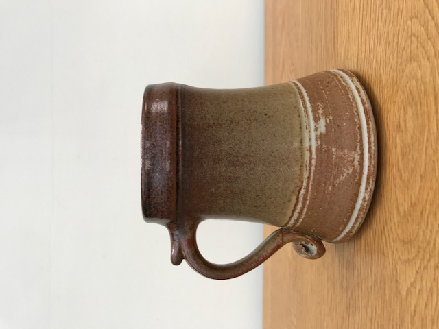 Pottery tankard- maker and age C427c510