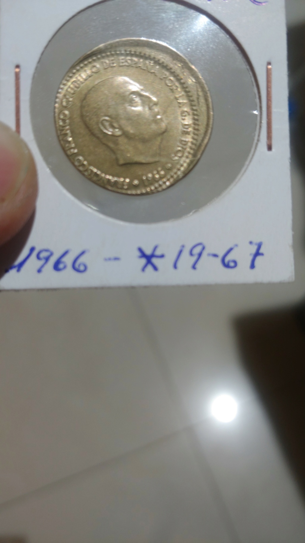 1 Peseta de 1666 con *67 SC bastante descentrada  Img-2012