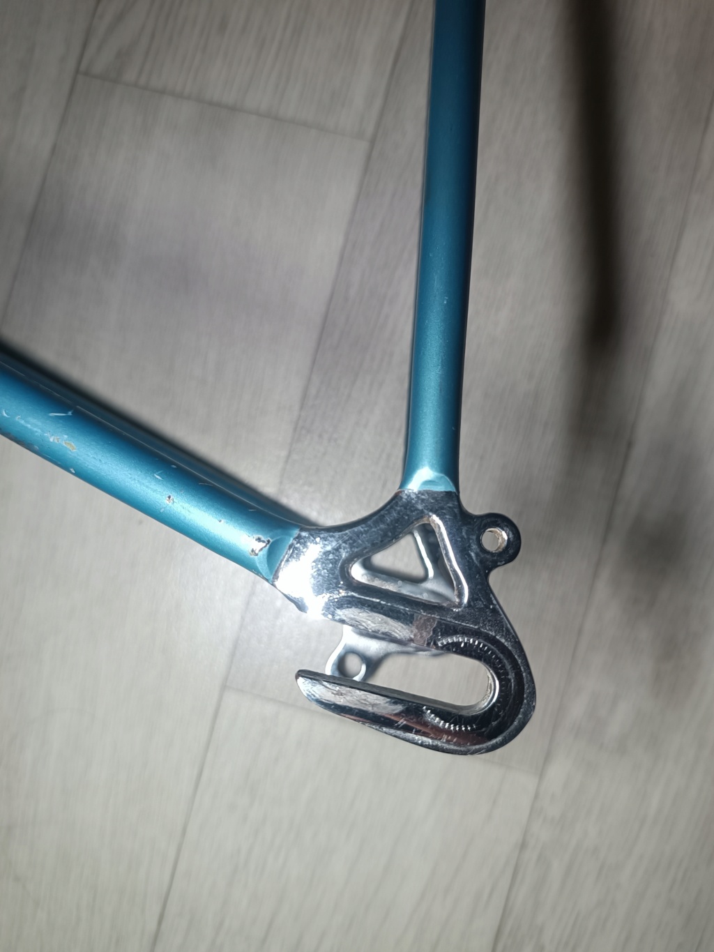 Vélo artisanal bleu en Columbus monté en campa nuovo / super record (restauration terminée) Img_2547