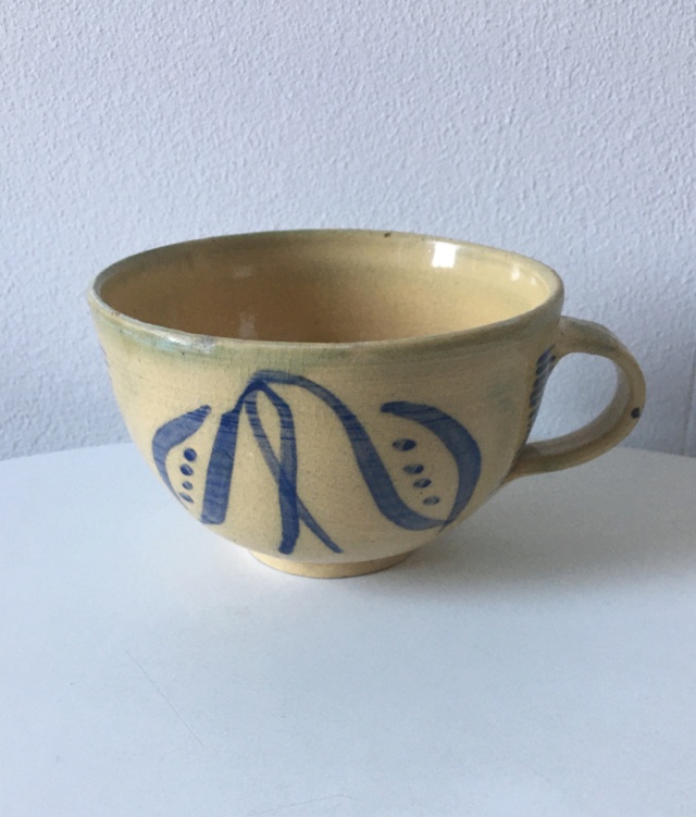 Kingwood Pottery tea cup - Michael Cardew? 69735c10
