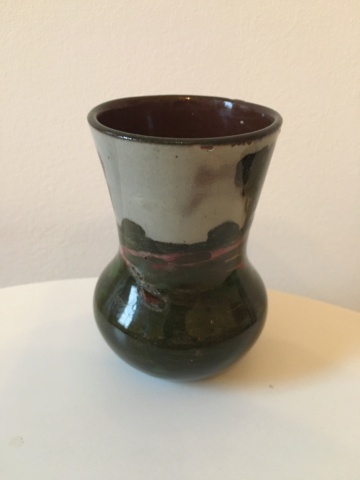 Small hand painted vase. No marks or signatures. Maker/Age? 7490f910