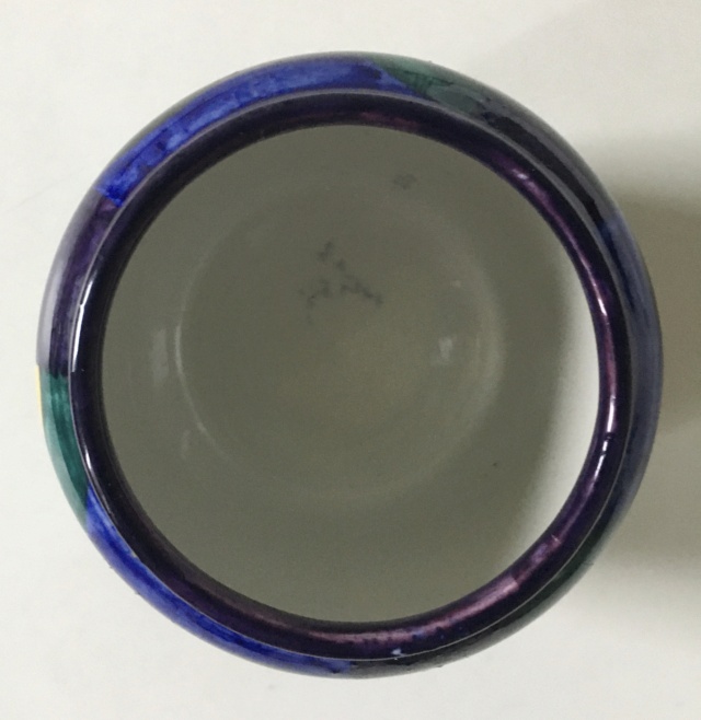 Abstractly decorated small vessel. Signed “A. Heaton 1932”. 85b36410