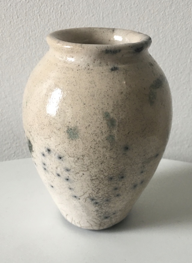 Small raku vase. Black clay, W mark to ID 981cb910