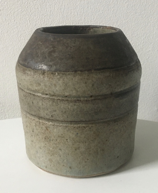Stoneware glazed vessel would like to ID WW mark Aa7f0010
