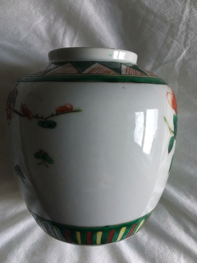 Porcelain Ginger jar (no lid). Famille Verte? Help on Age/Origin? C8116d10