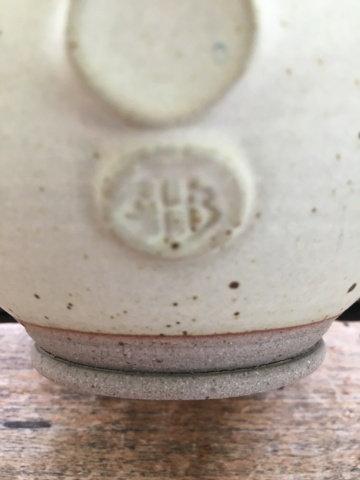 Swan Handle HB or BHB mark? - Michael & Barbara Hawkins, Port Isaac Pottery Img_2123