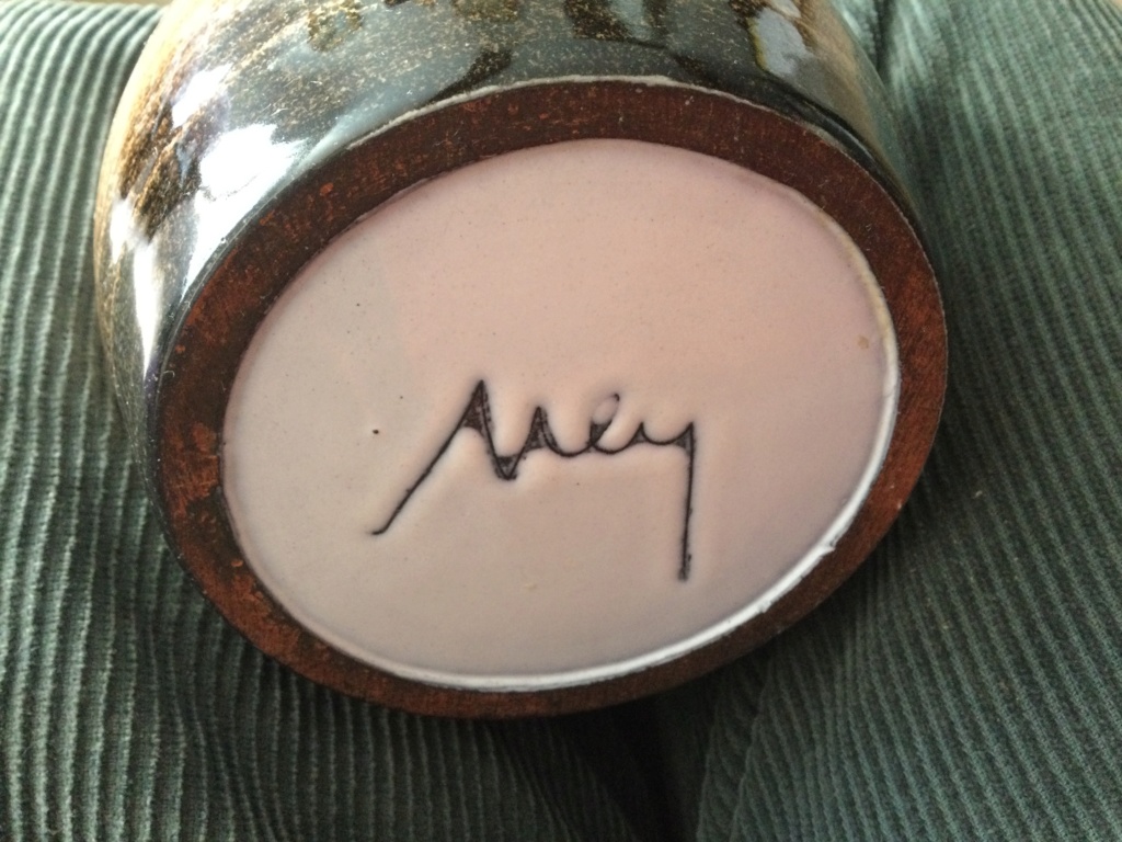 vase en céramique émaillé crème et marron signatur à identifier May ? Ney ? 46a29f10