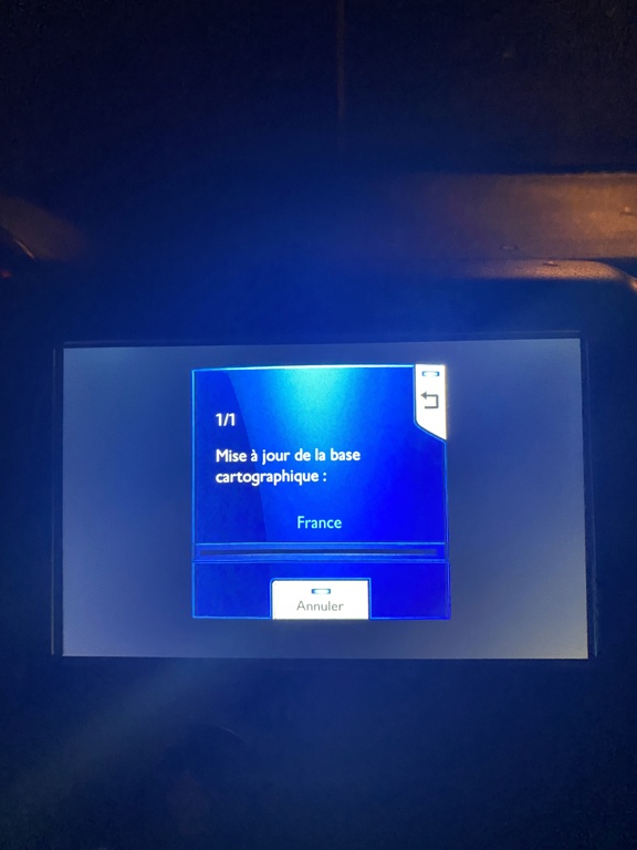Problème touch screen 7 Peugeot 208 (2014) Img_4512