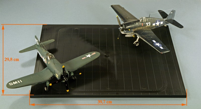 Grumman F6F-3 Hellcat - OTAKI 1/48ème + Flight deck EDUARD CV-16 Lexington - Page 3 Img_6214