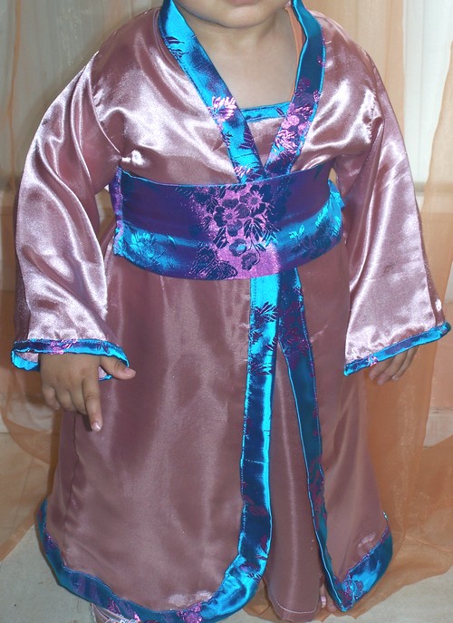 Robe (teckchita) pour petite princesse Robe110
