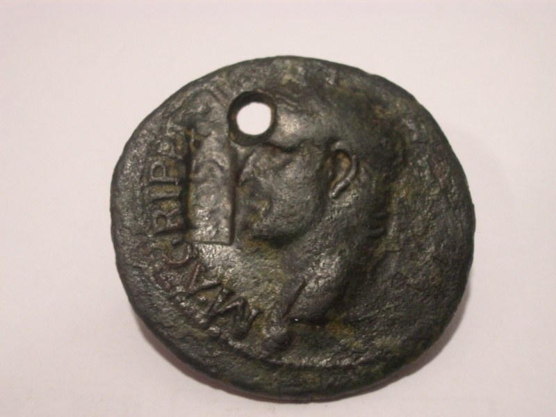 moneda de Agrippa con resello y agujero Imgp2610