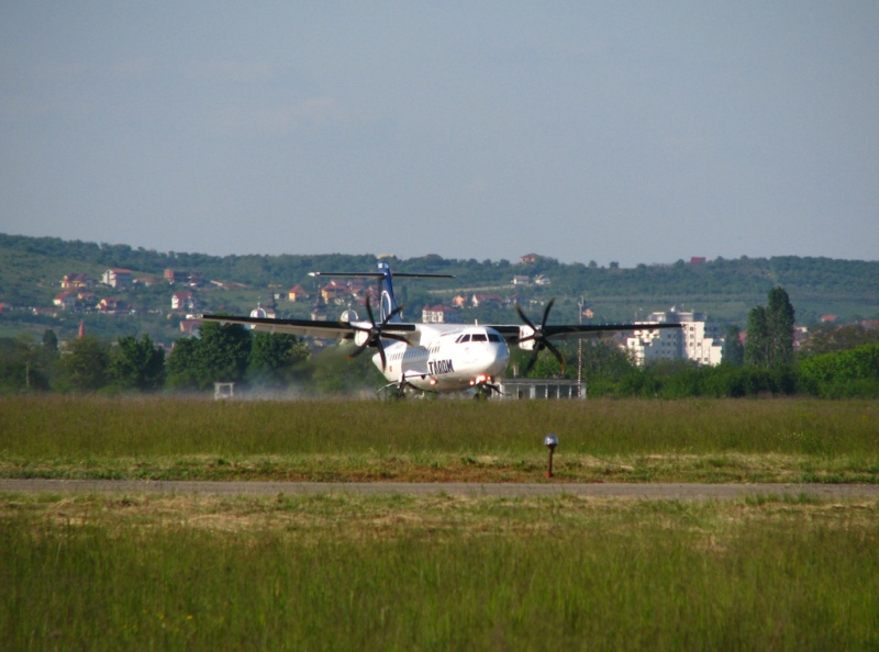 Aeroportul Oradea - Mai 2011 B812