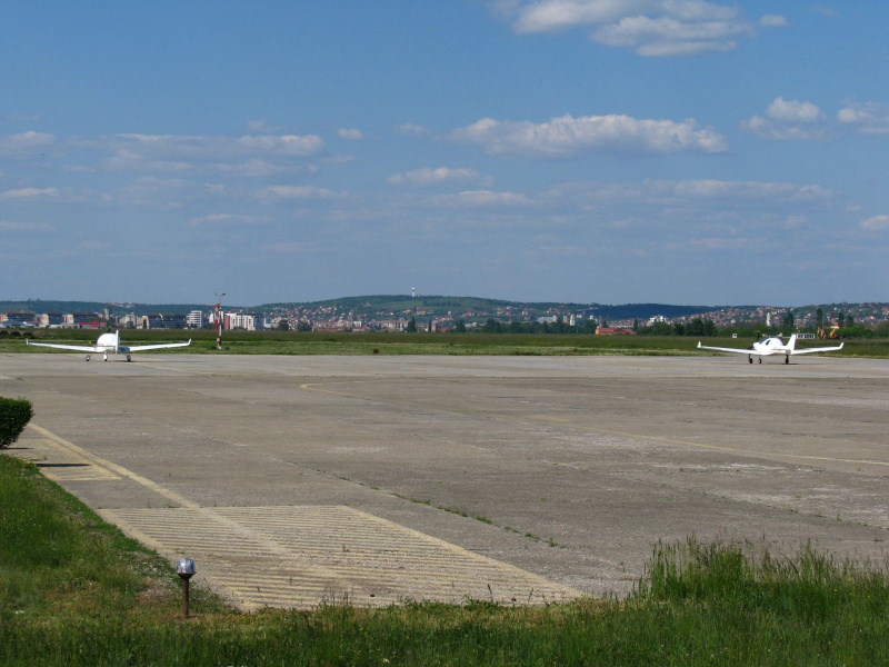 Aeroportul Oradea - Mai 2011 Pictur53
