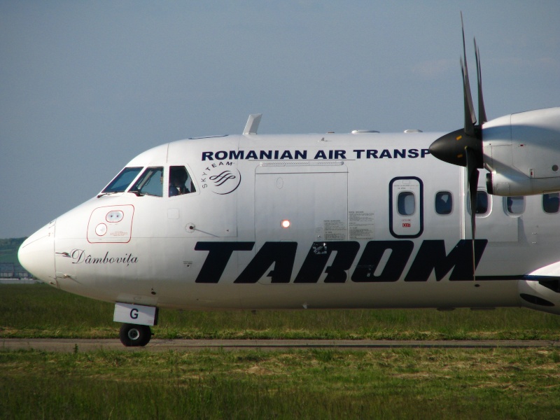 Aeroportul Oradea - Mai 2011 Pictur57
