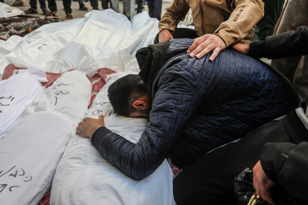 الأورومتوسطي: شهادات صادمة عن إعدامات ميدانية بغزة والصليب الأحمر مطالب بالقيام بمسؤولياته 19122310