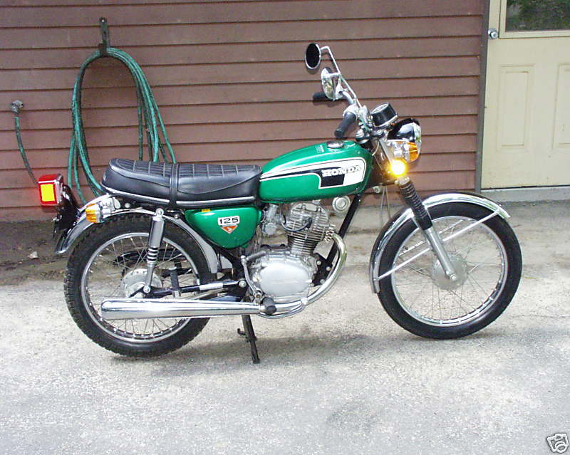 Interrogations sur les routières Honda des années 70 -moto013