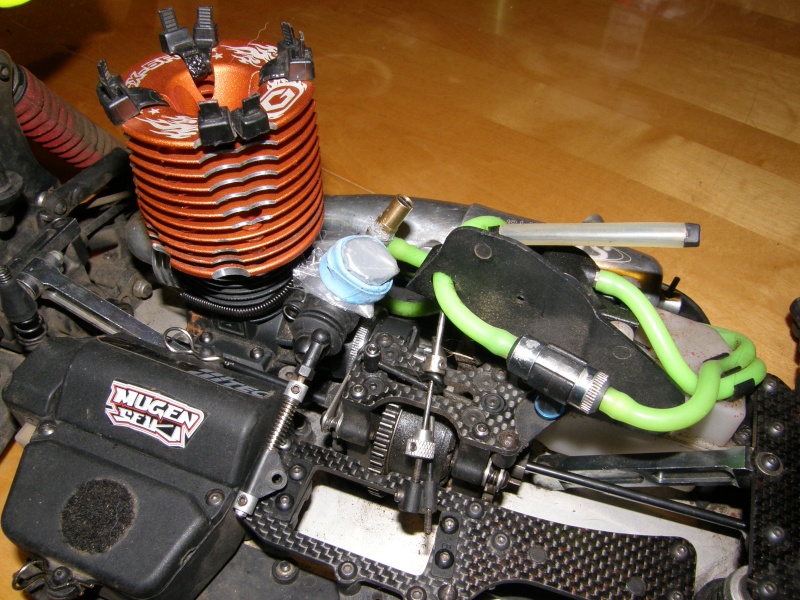 Mugen MBX5R  GO.engine.21GX-5RLots de pièces et 5 Glow Plug Pa020011
