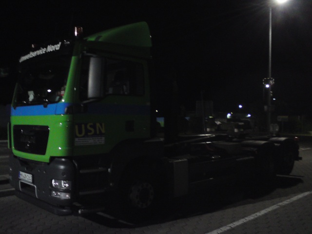 Hier mal mein Firmwagen MAN TGA Dsc01511