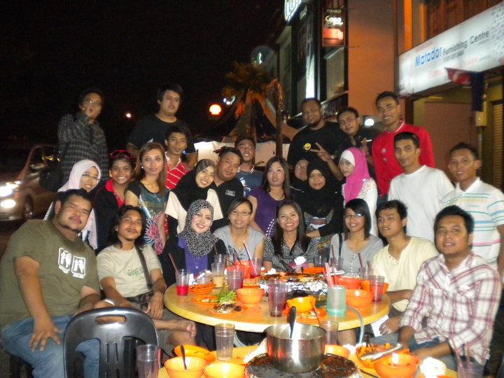 GATH BERBUKA POSE 2010 DI STEAMBOAT & GRILL , MOUNT AUSTIN I13