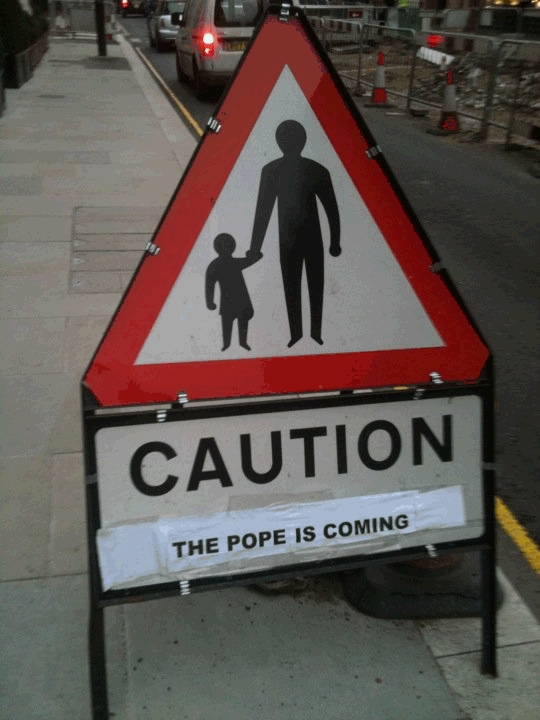 Cartello Stradale da il benvenuto al Papa 9-16-10 Image015