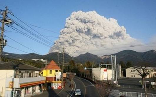 ERUZIONI DI VULCANI NEL MONDO Image575