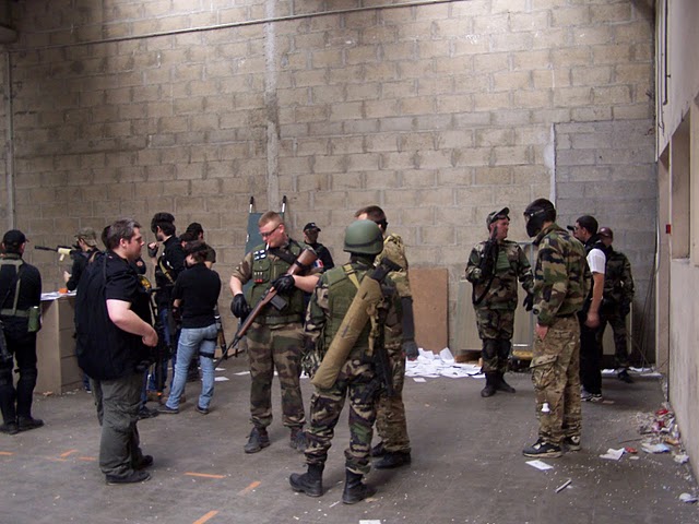 Photos de la partie du 10 avril CQB 20000m² 100_3812