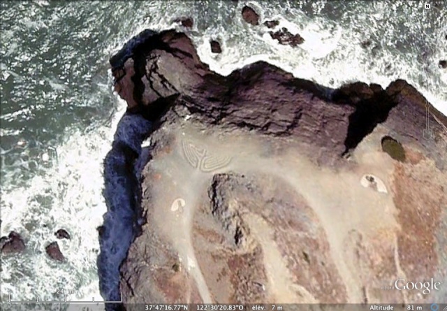 Les labyrinthes découverts dans Google Earth - Page 18 Mazesf10