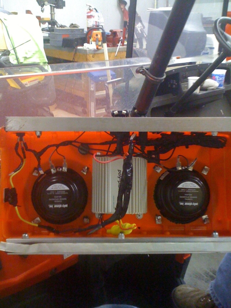 Installed Poly Planar MP3 Kit with Black Speakers - Page 2 Radio110