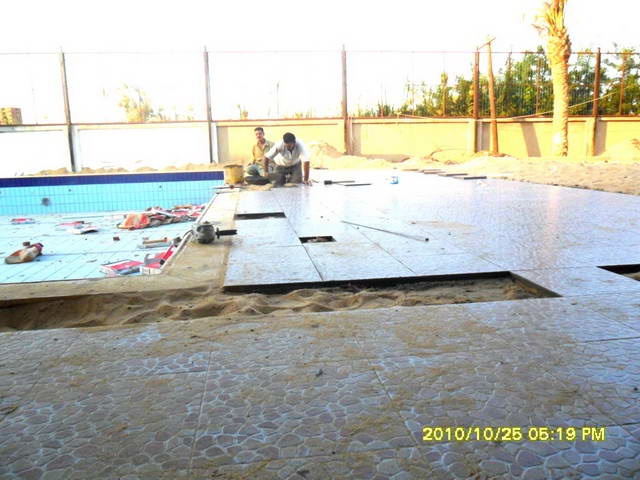 صور من تطوير حمام السباحة بتاريخ 25/10/2010 Sam_2449