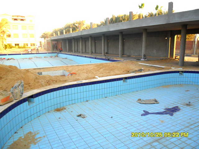 صور من تطوير حمام السباحة بتاريخ 25/10/2010 Sam_2452