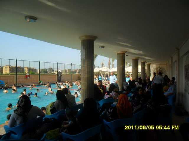صور من حمام السباحة بتاريخ 5-6-2011 Sam_3210