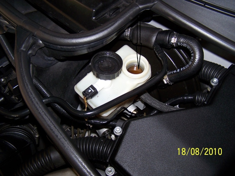 Remplacement des plaquettes de freins avant BMW série 3 E 46 100_3939