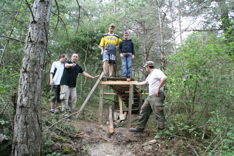 construction de la passerelle au dessus de l enduro Aniv_m14