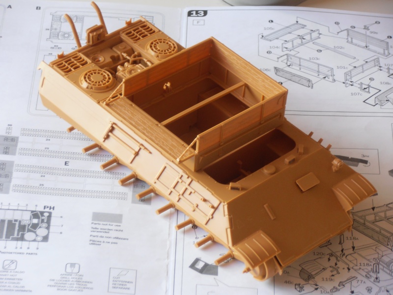 Bergepanther fin du montage et debut de la peinture P5070012