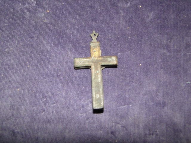 Crucifix reliquaire Dsc03533