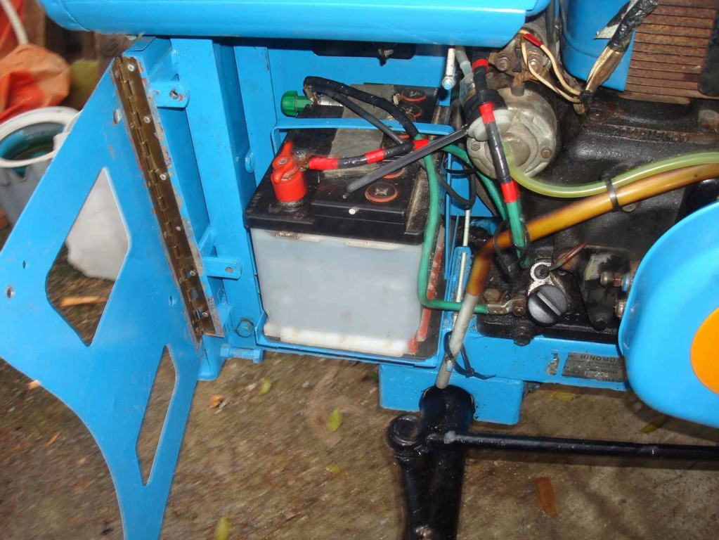 hinomoto micro tracteur Dsc05728