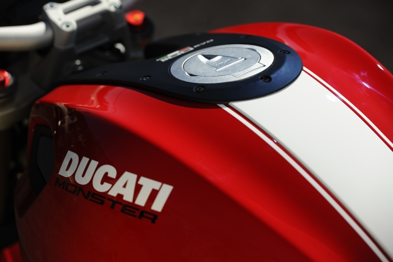 Monster 1100 - Page 2 Ducati10