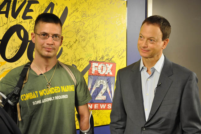 Gary Sinise - Page 15 30376710