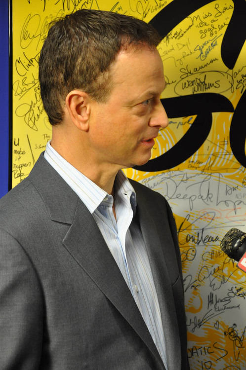 Gary Sinise - Page 15 34260610